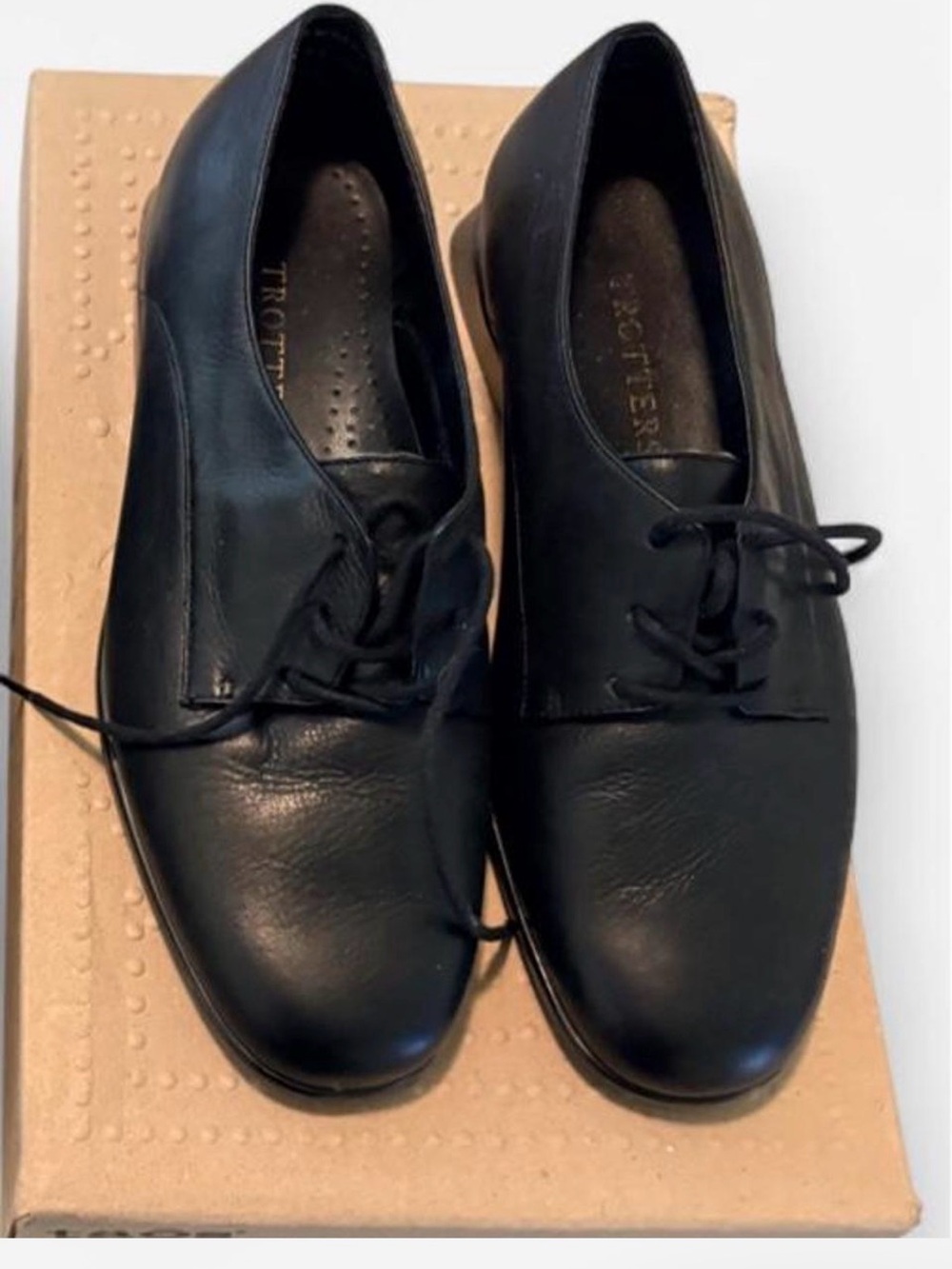Trotters Black Leather Lace-Up Derby Shoes
